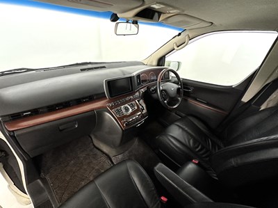 Lot 14 - 2007 Nissan Elgrand - Highway Star Edition 4WD